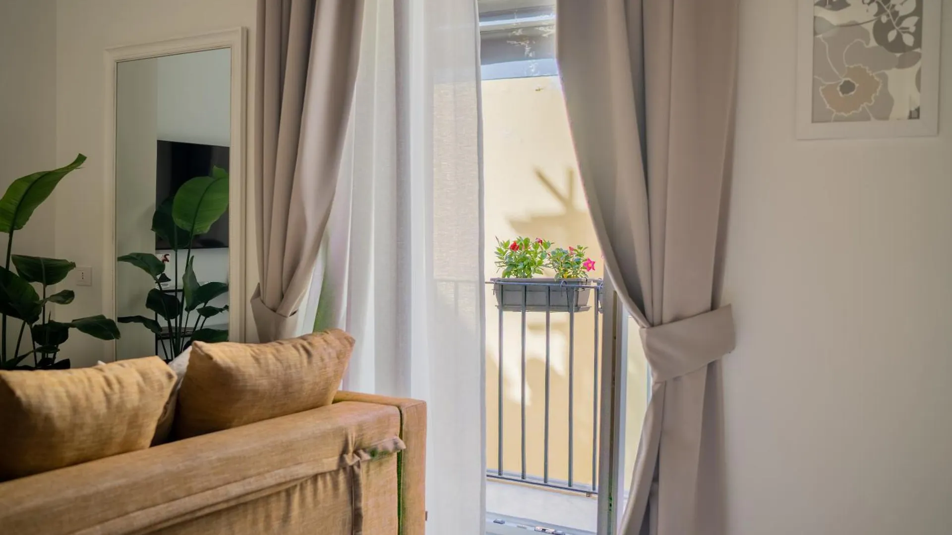 Bed & Breakfast Monteroduni 22 - Chiaia Design Rooms Naples Italy