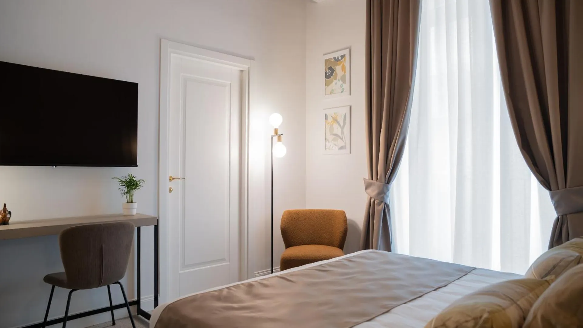 Bed and Breakfast Monteroduni 22 - Chiaia Design Rooms Νάπολη