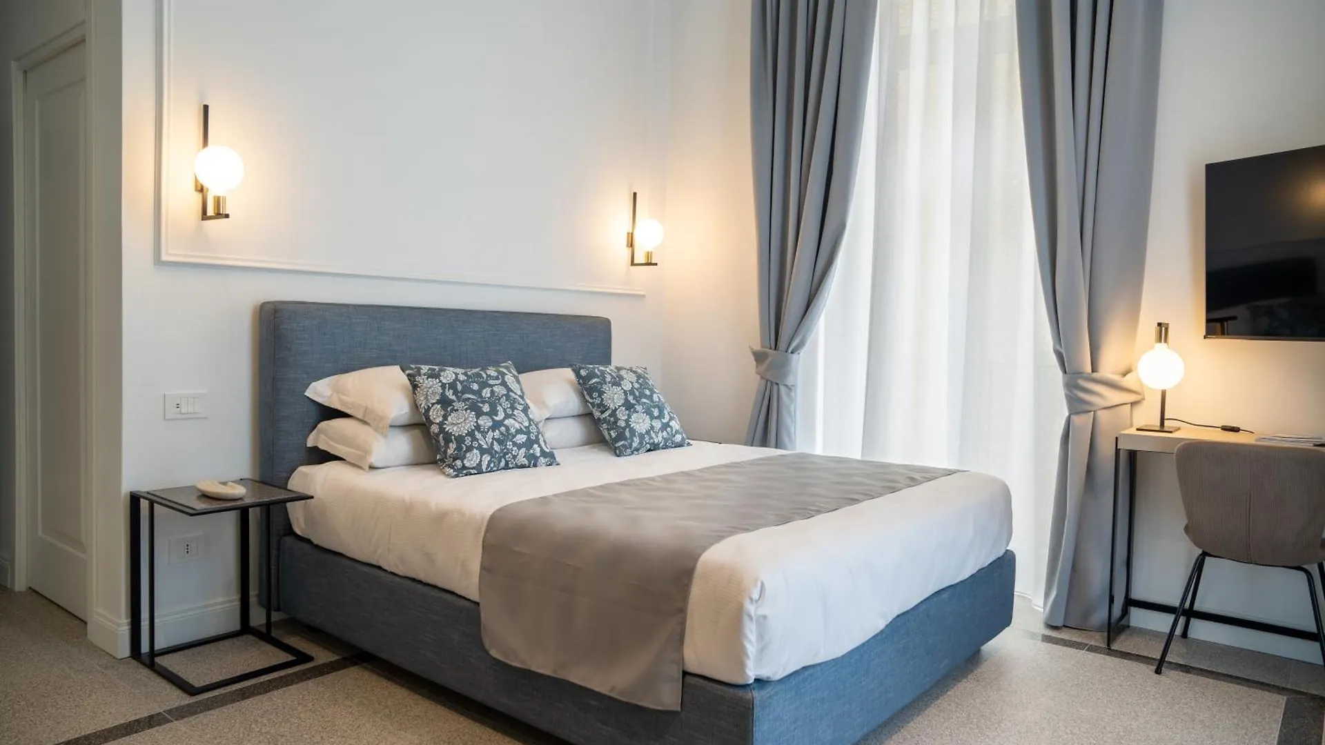 Monteroduni 22 - Chiaia Design Rooms Νάπολη