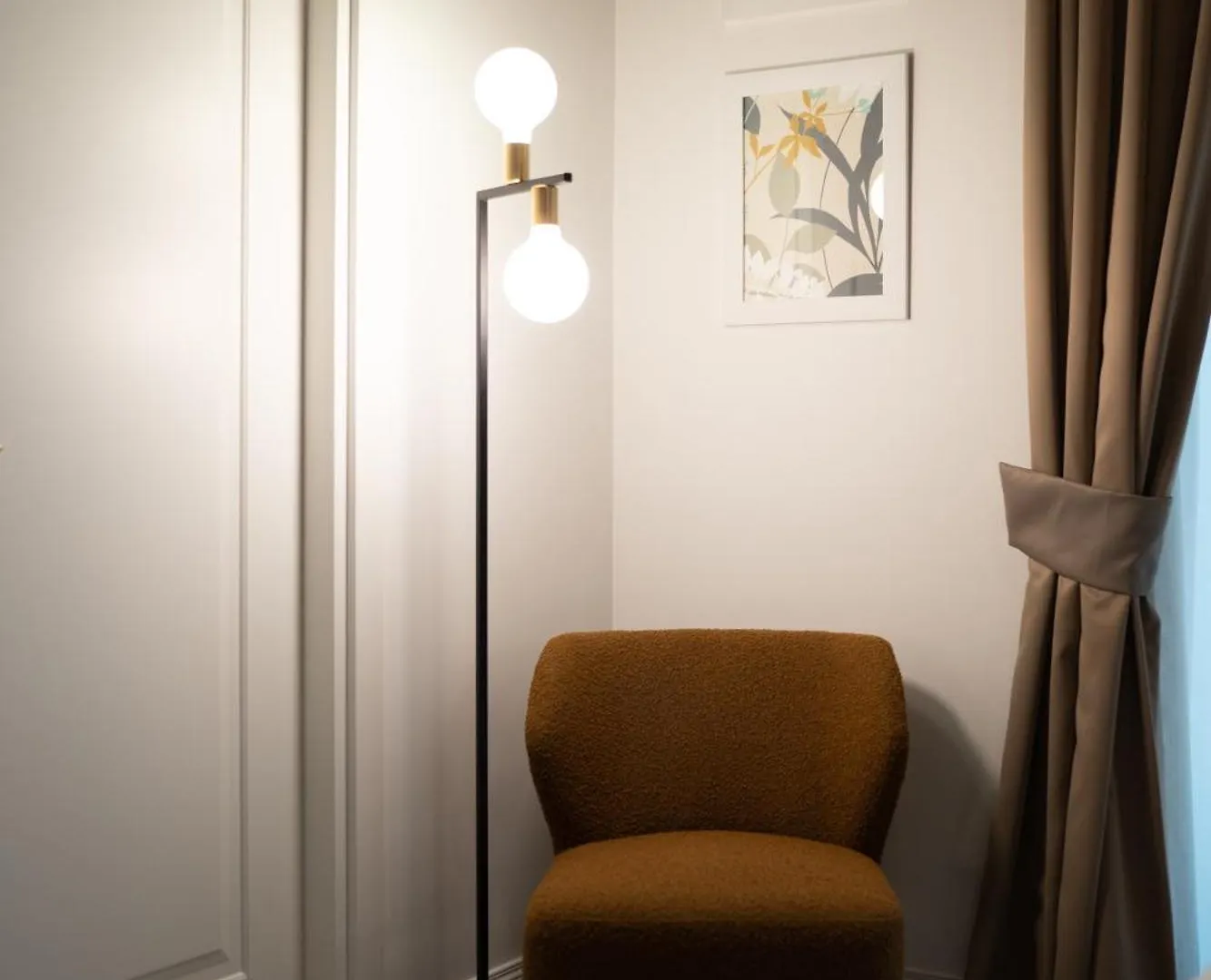 Monteroduni 22 - Chiaia Design Rooms Νάπολη
