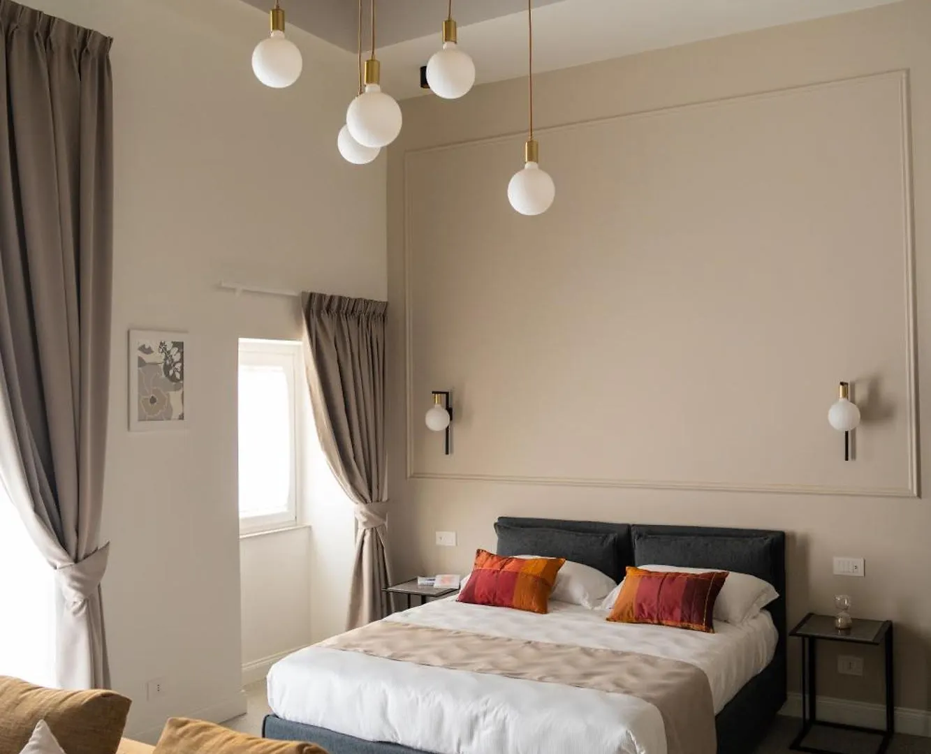 Monteroduni 22 - Chiaia Design Rooms Νάπολη Bed and Breakfast